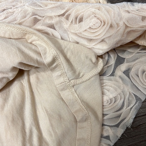 Free People Ivory Rosette Mini Skirt - GUC - Picture 5 of 10